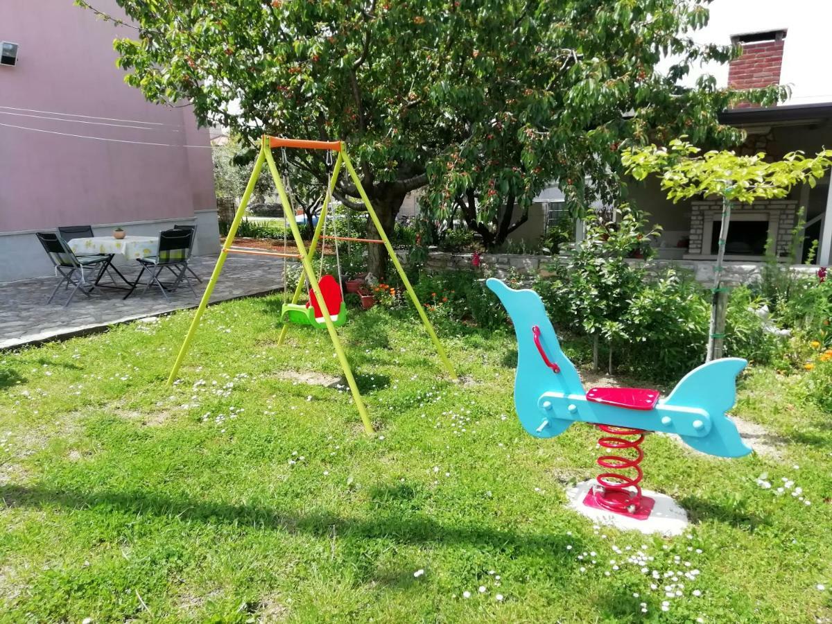 Apartmani Vesna Буйе Екстериор снимка